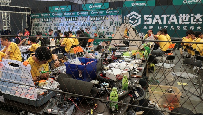 CJ2018áƲֶפⳫŤ줿ݥܥåȥ˥Х